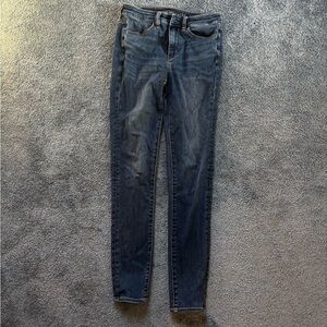 American Eagle 6L Hi-Rise Skinny Jeans